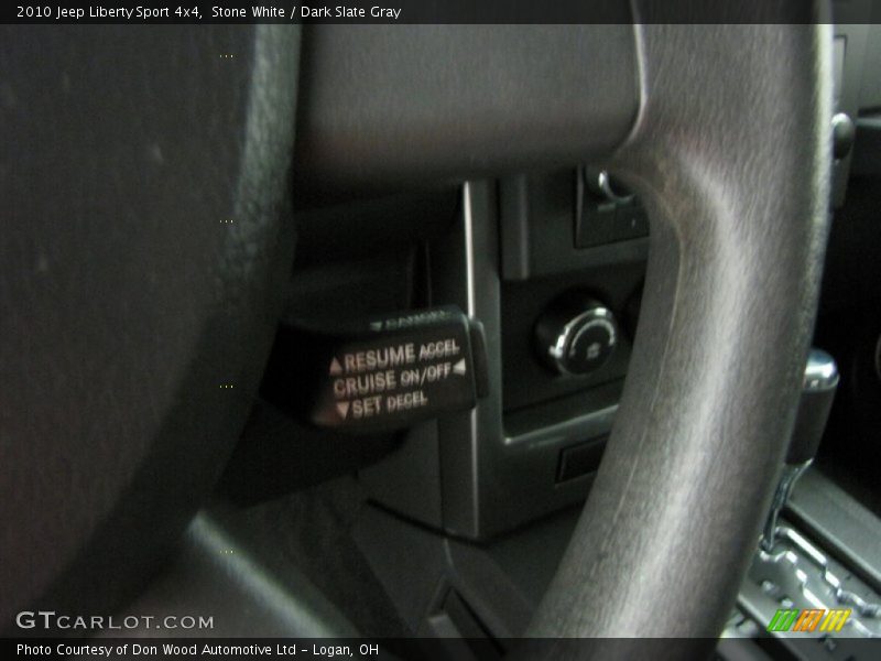 Stone White / Dark Slate Gray 2010 Jeep Liberty Sport 4x4