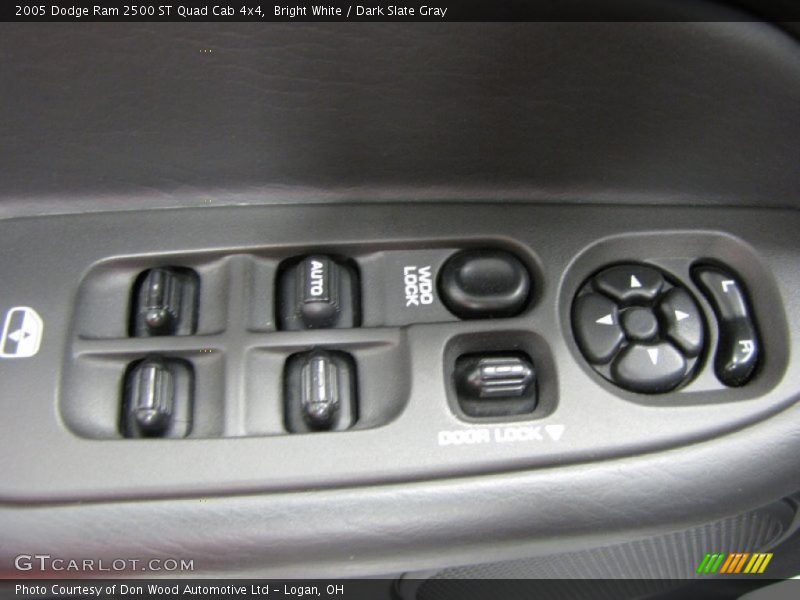 Bright White / Dark Slate Gray 2005 Dodge Ram 2500 ST Quad Cab 4x4