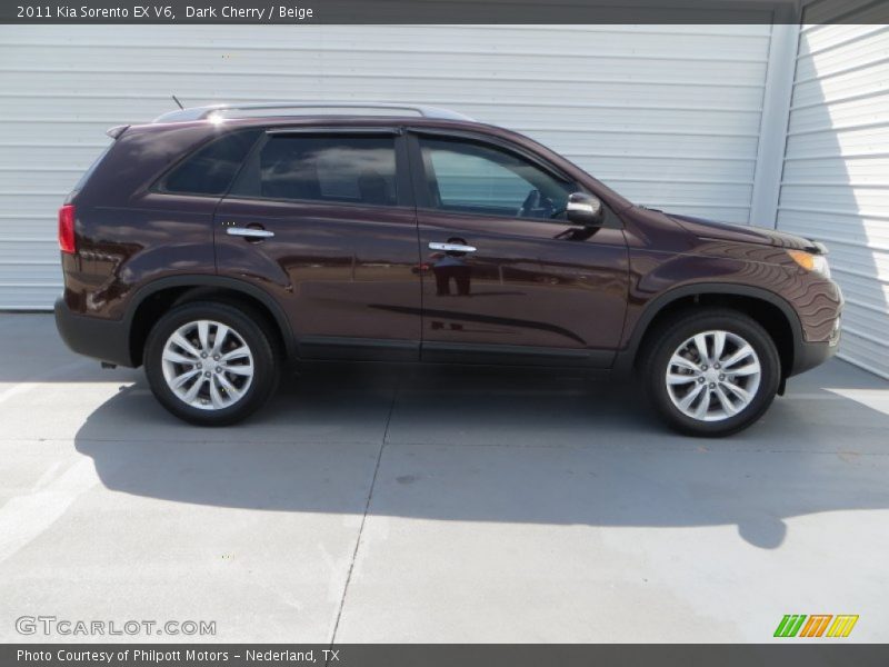 Dark Cherry / Beige 2011 Kia Sorento EX V6