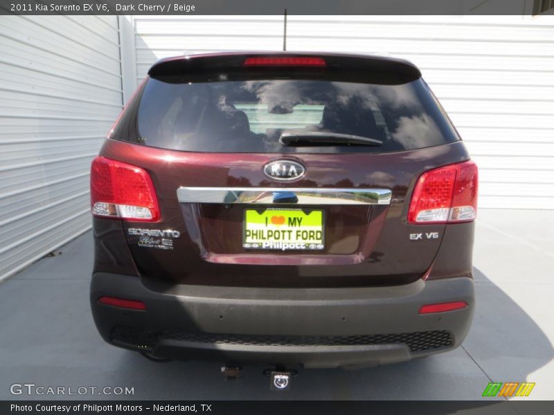 Dark Cherry / Beige 2011 Kia Sorento EX V6