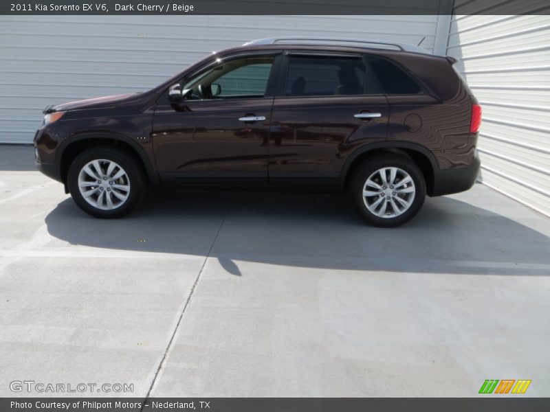 Dark Cherry / Beige 2011 Kia Sorento EX V6