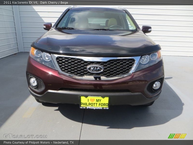 Dark Cherry / Beige 2011 Kia Sorento EX V6