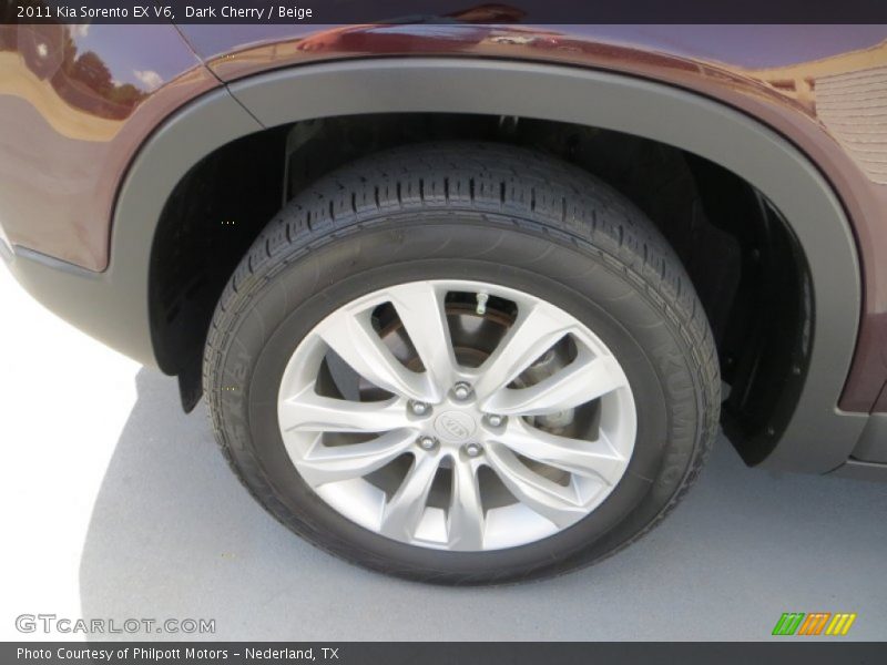 Dark Cherry / Beige 2011 Kia Sorento EX V6