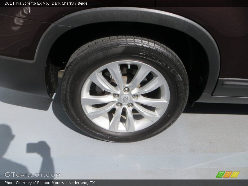 Dark Cherry / Beige 2011 Kia Sorento EX V6