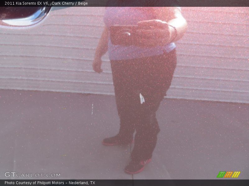 Dark Cherry / Beige 2011 Kia Sorento EX V6