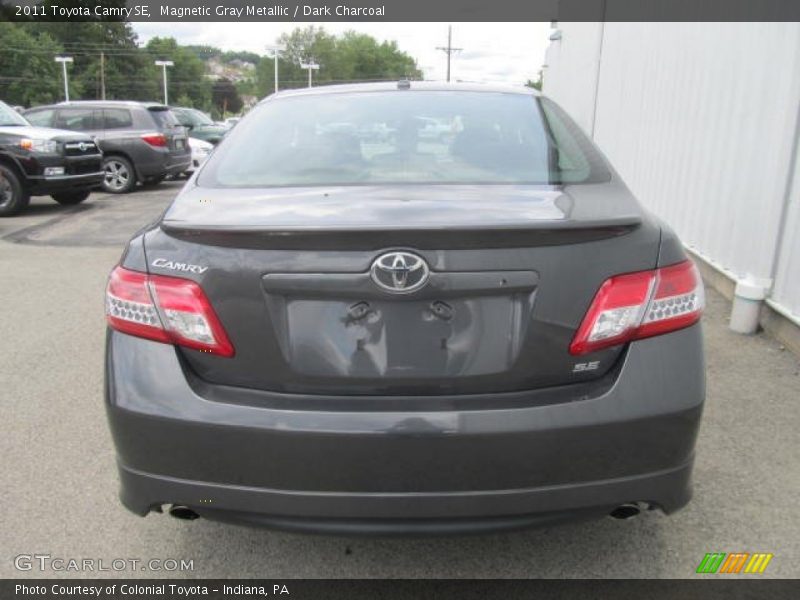 Magnetic Gray Metallic / Dark Charcoal 2011 Toyota Camry SE