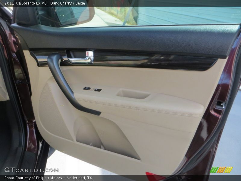 Dark Cherry / Beige 2011 Kia Sorento EX V6