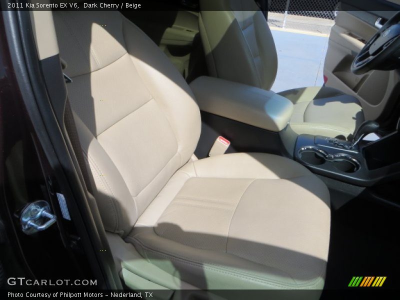 Dark Cherry / Beige 2011 Kia Sorento EX V6
