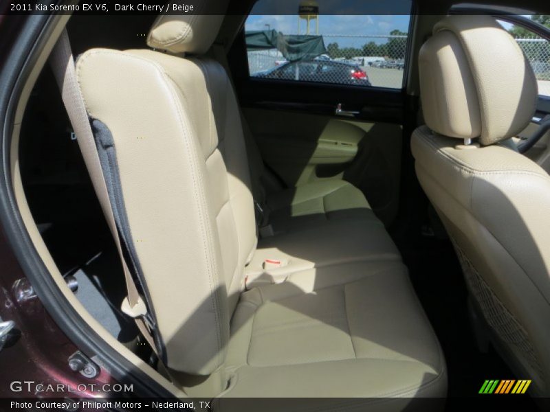 Dark Cherry / Beige 2011 Kia Sorento EX V6