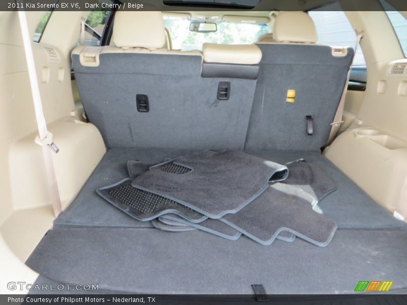 Dark Cherry / Beige 2011 Kia Sorento EX V6