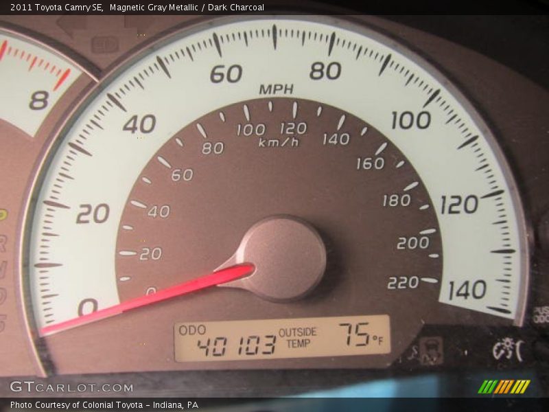 Magnetic Gray Metallic / Dark Charcoal 2011 Toyota Camry SE