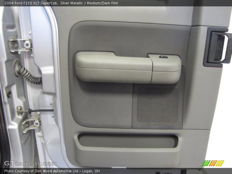 Silver Metallic / Medium/Dark Flint 2004 Ford F150 XLT SuperCab