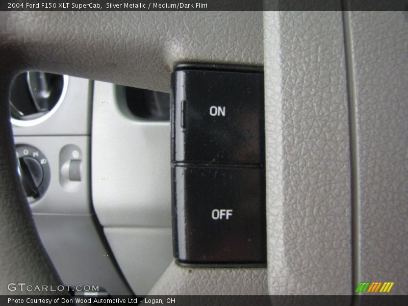 Silver Metallic / Medium/Dark Flint 2004 Ford F150 XLT SuperCab