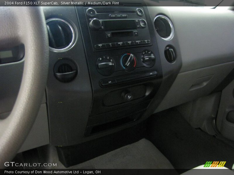 Silver Metallic / Medium/Dark Flint 2004 Ford F150 XLT SuperCab