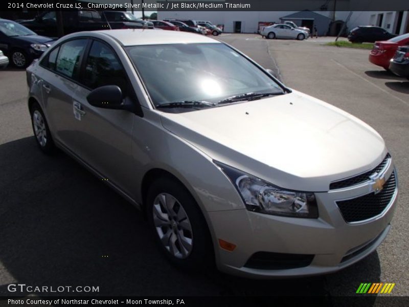 Champagne Silver Metallic / Jet Black/Medium Titanium 2014 Chevrolet Cruze LS