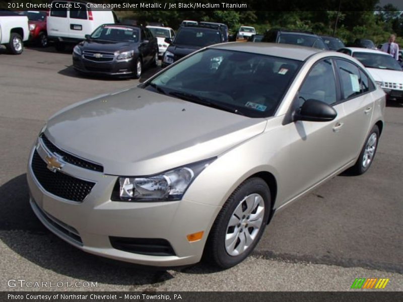 Champagne Silver Metallic / Jet Black/Medium Titanium 2014 Chevrolet Cruze LS