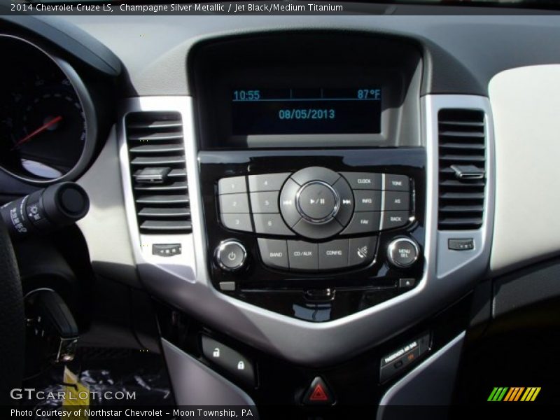 Champagne Silver Metallic / Jet Black/Medium Titanium 2014 Chevrolet Cruze LS