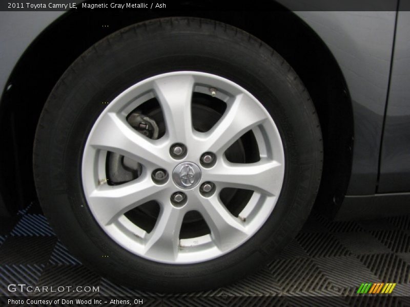 Magnetic Gray Metallic / Ash 2011 Toyota Camry LE