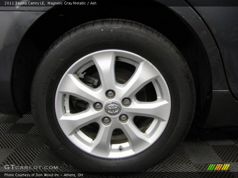 Magnetic Gray Metallic / Ash 2011 Toyota Camry LE
