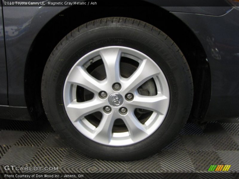 Magnetic Gray Metallic / Ash 2011 Toyota Camry LE
