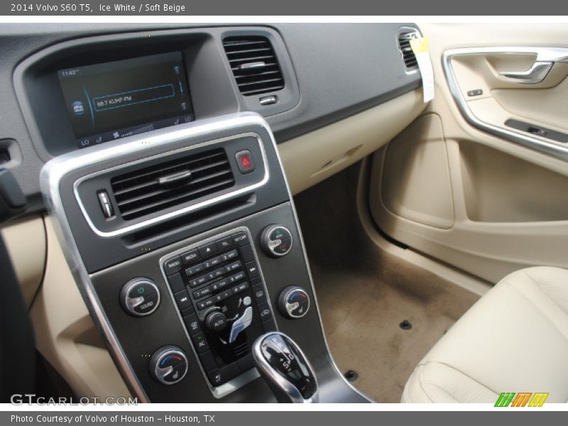 Ice White / Soft Beige 2014 Volvo S60 T5