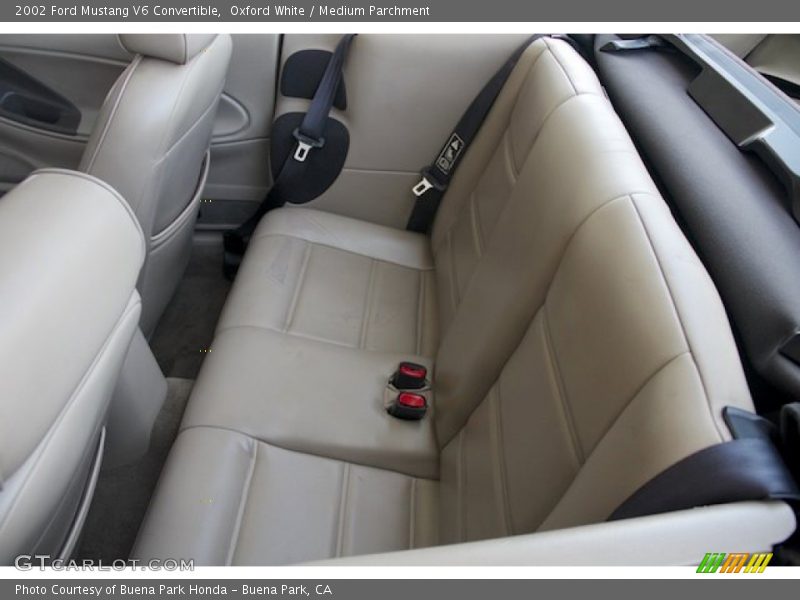 Oxford White / Medium Parchment 2002 Ford Mustang V6 Convertible