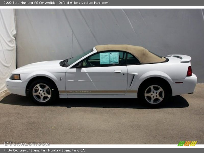 Oxford White / Medium Parchment 2002 Ford Mustang V6 Convertible