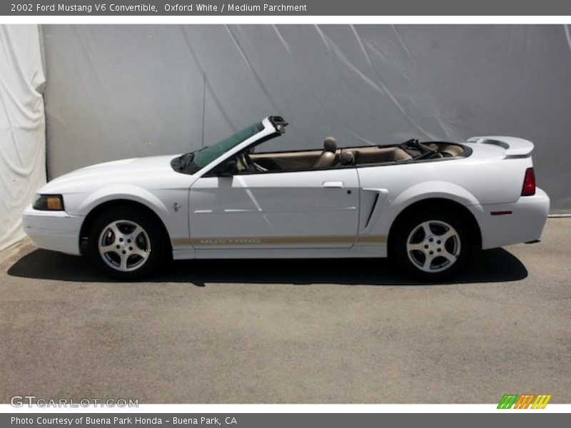 Oxford White / Medium Parchment 2002 Ford Mustang V6 Convertible