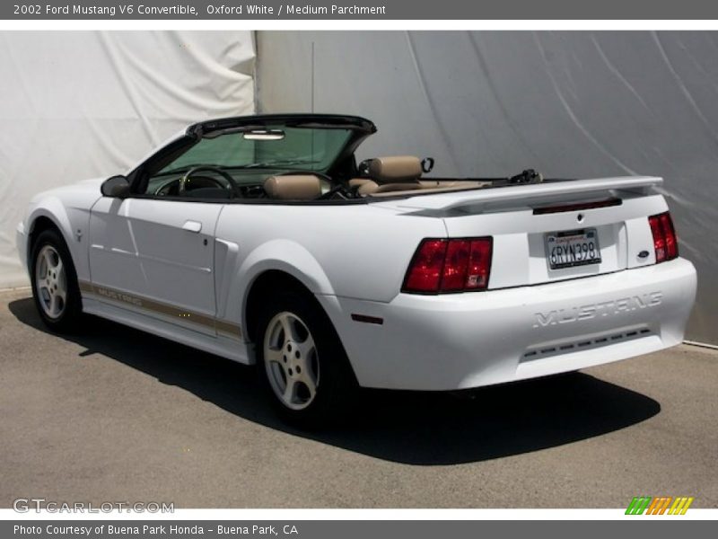 Oxford White / Medium Parchment 2002 Ford Mustang V6 Convertible