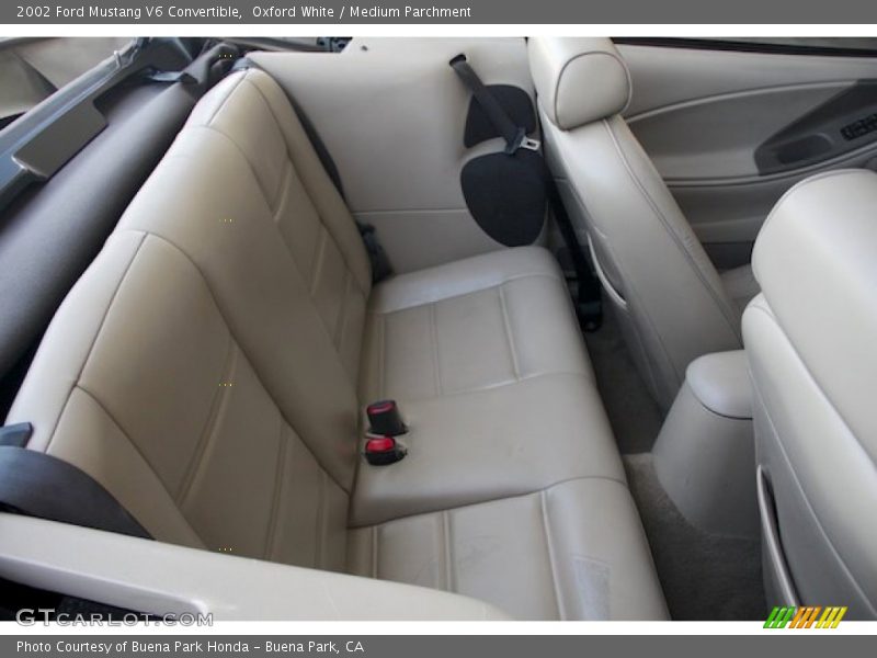 Oxford White / Medium Parchment 2002 Ford Mustang V6 Convertible
