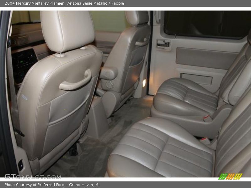 Rear Seat of 2004 Monterey Premier