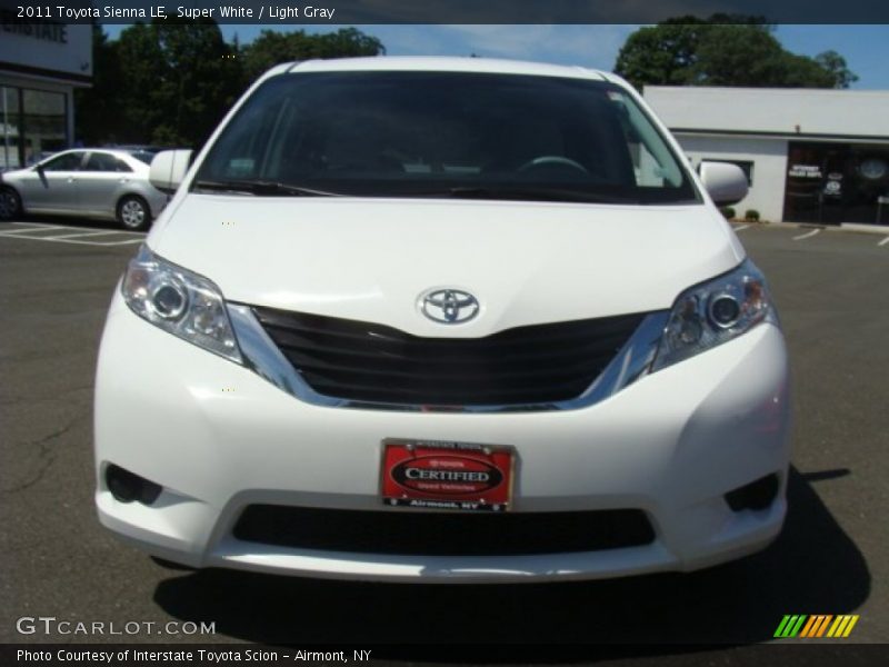 Super White / Light Gray 2011 Toyota Sienna LE