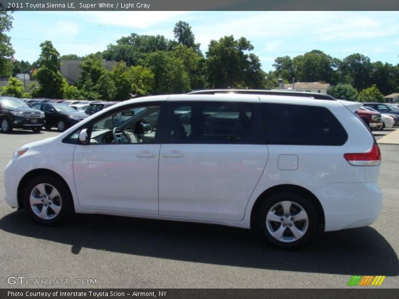Super White / Light Gray 2011 Toyota Sienna LE