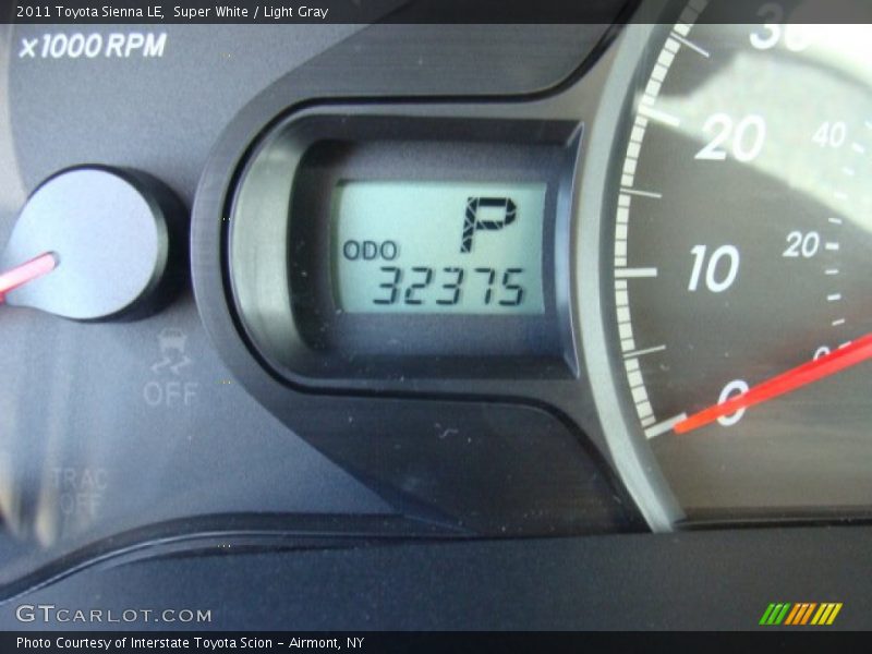 Super White / Light Gray 2011 Toyota Sienna LE