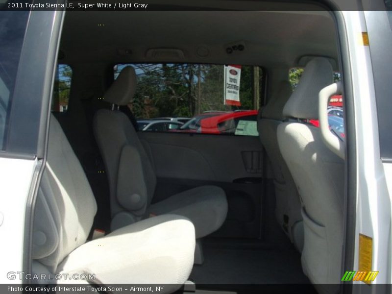 Super White / Light Gray 2011 Toyota Sienna LE