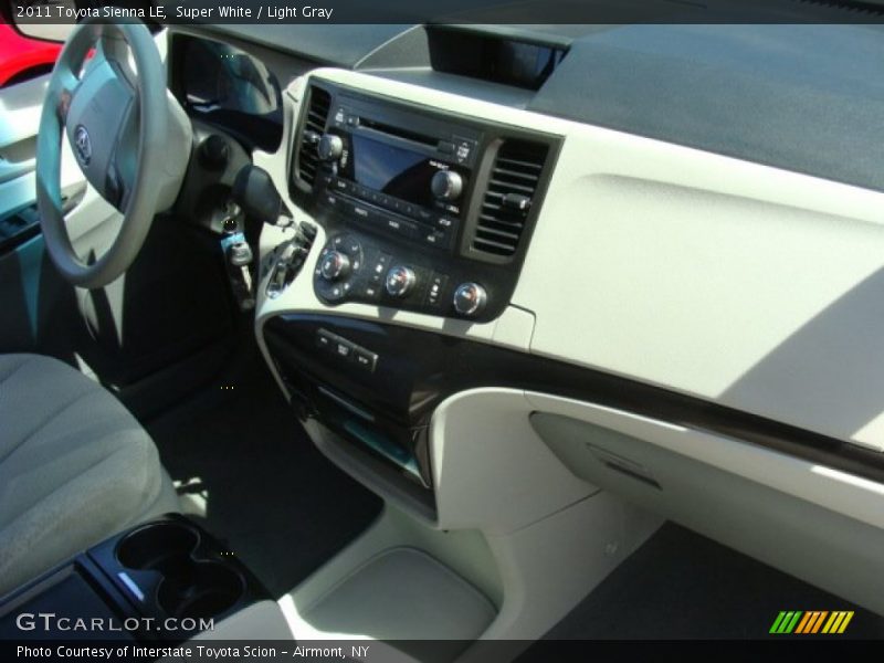Super White / Light Gray 2011 Toyota Sienna LE