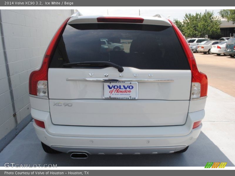 Ice White / Beige 2014 Volvo XC90 3.2