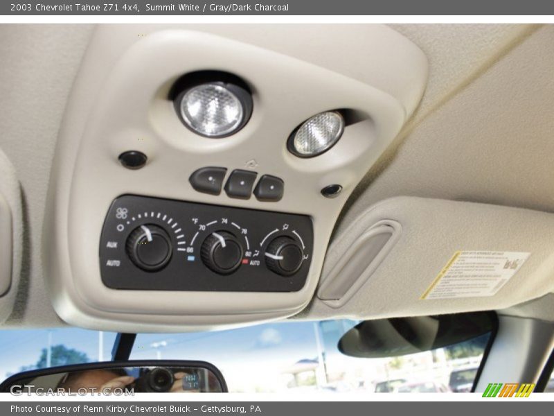 Summit White / Gray/Dark Charcoal 2003 Chevrolet Tahoe Z71 4x4