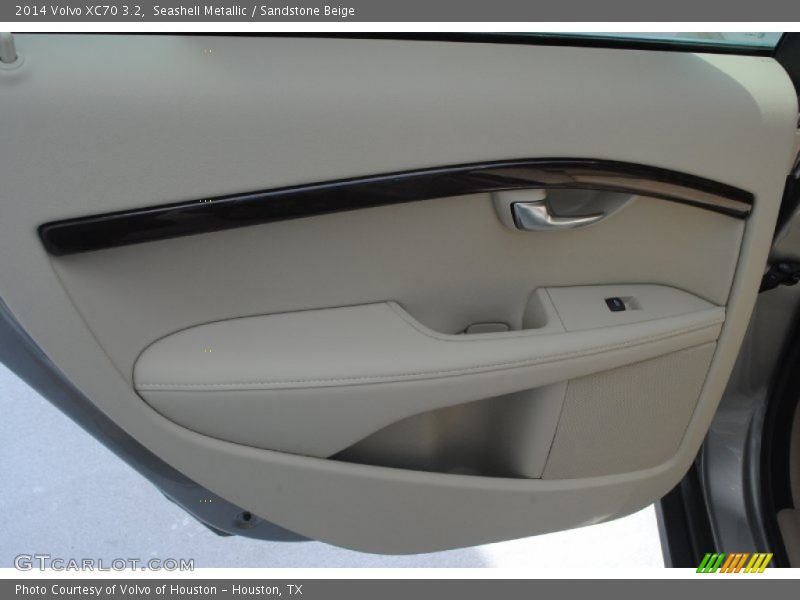Seashell Metallic / Sandstone Beige 2014 Volvo XC70 3.2