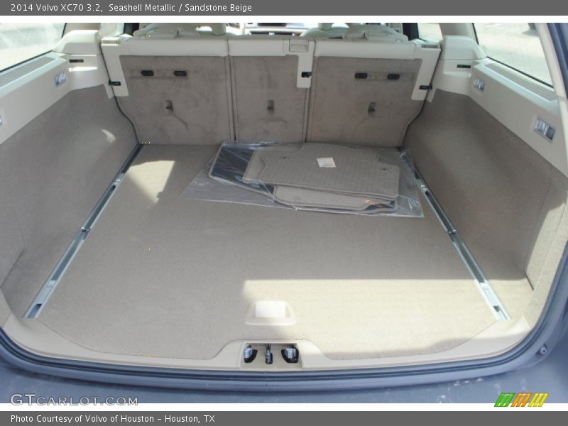 Seashell Metallic / Sandstone Beige 2014 Volvo XC70 3.2