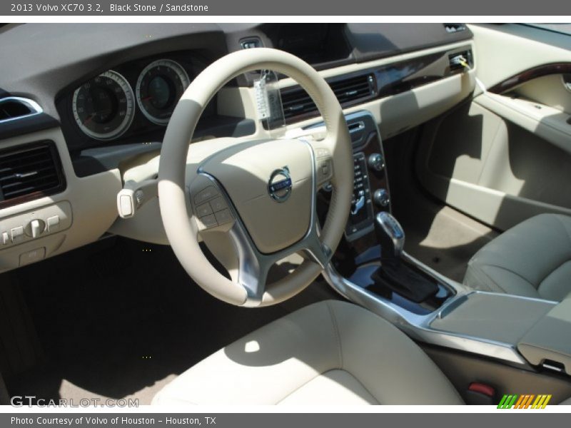 Black Stone / Sandstone 2013 Volvo XC70 3.2