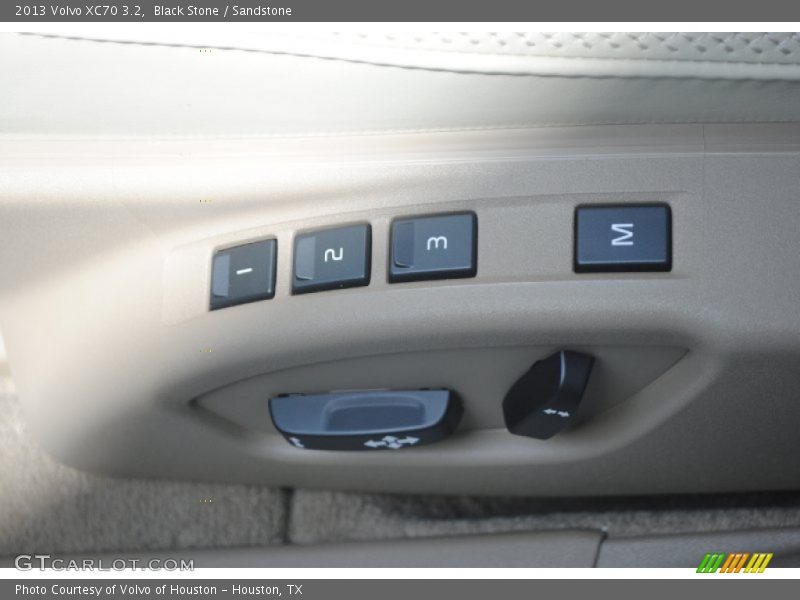 Black Stone / Sandstone 2013 Volvo XC70 3.2