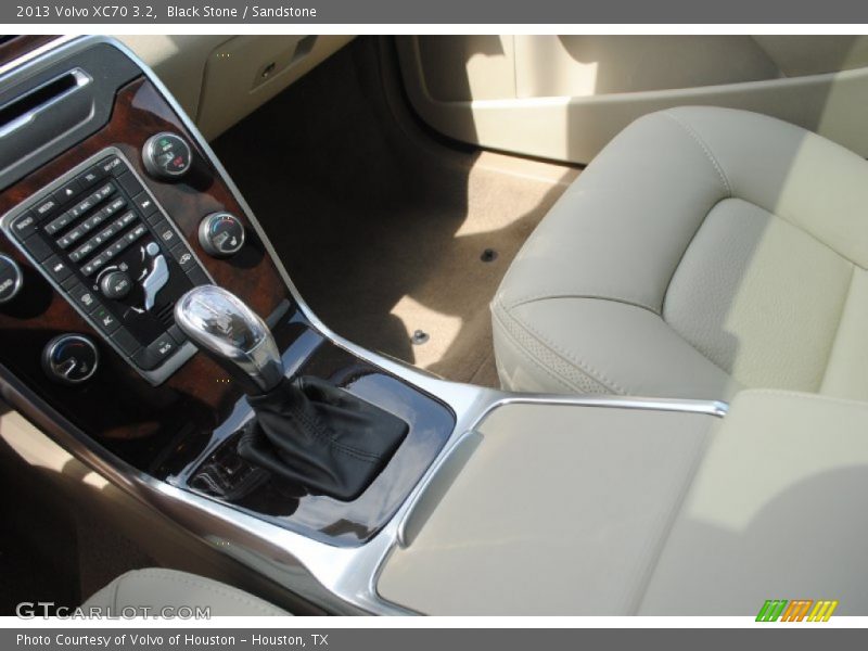 Black Stone / Sandstone 2013 Volvo XC70 3.2