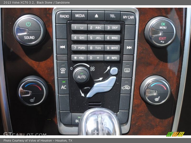 Black Stone / Sandstone 2013 Volvo XC70 3.2