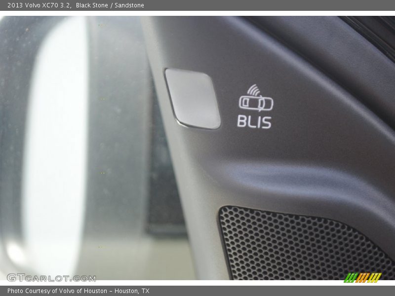 Black Stone / Sandstone 2013 Volvo XC70 3.2