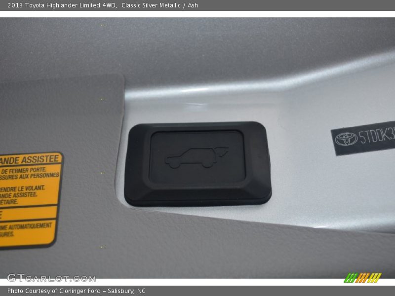 Classic Silver Metallic / Ash 2013 Toyota Highlander Limited 4WD
