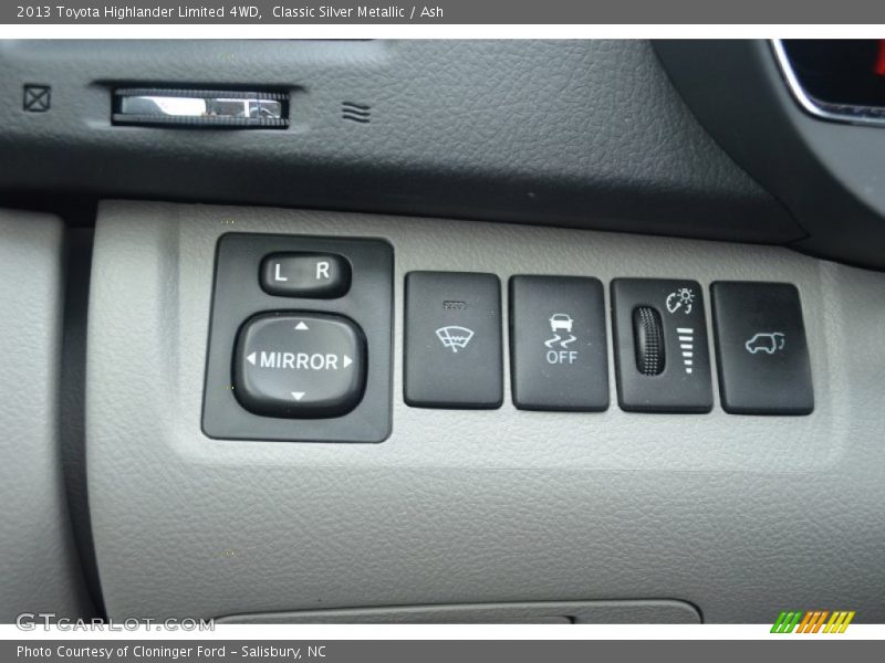 Classic Silver Metallic / Ash 2013 Toyota Highlander Limited 4WD