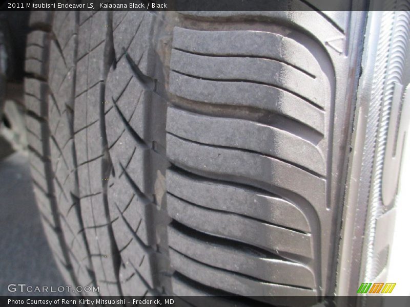 Kalapana Black / Black 2011 Mitsubishi Endeavor LS