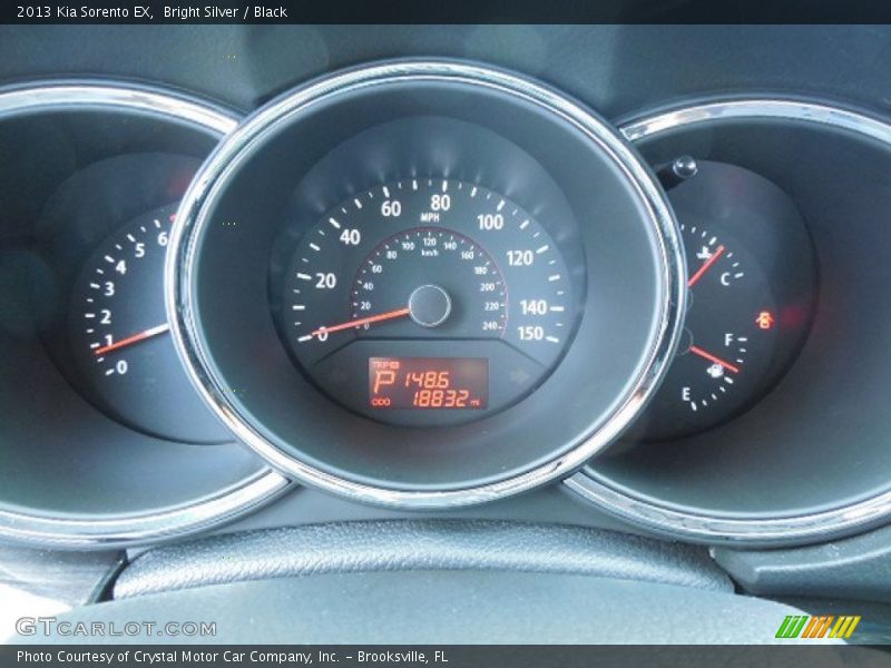 Bright Silver / Black 2013 Kia Sorento EX