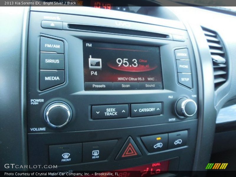 Bright Silver / Black 2013 Kia Sorento EX